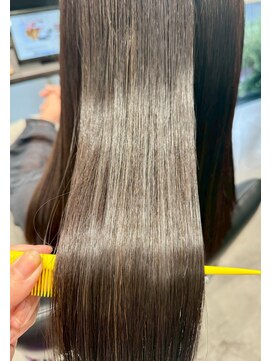 ルスリー 横浜店(Lsurii) 横浜駅/髪質改善縮毛矯正/黒髪/小顔