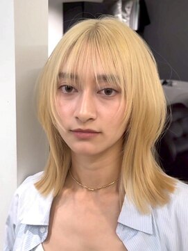 シエラ 堀江(CIERA.) ハイライトカラーハンサムショートシースルーマッシュボブ