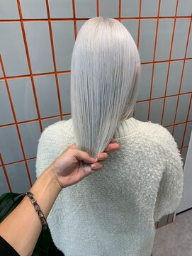 ペレ 原宿(PELE) ダブルカラー/ケアブリーチ/羽エクステ/原宿