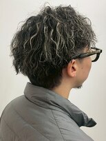 ラギッド 大野城店(RUGGED)&nbsp;ハイライト 波巻きパーマ ブリーチ 刈り上げ ツイストスパイラル