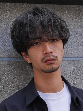 レタッチバイフィフス(RETOUCH by fifth) センターパートメンズマッシュパーマニュアンスパーマ刈り上げ