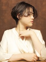 くびれとツヤ感で横顔美人ショート