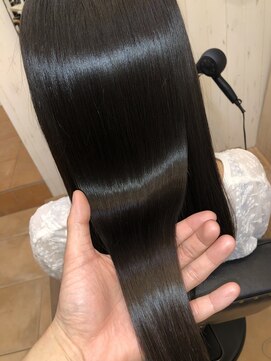 アコンプリッシュ 代官山 恵比寿(accomplish) プラチナミネコラ