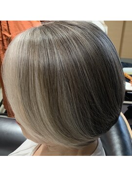 ジルコ ZiRCO 白髪が映えるデザインカラー