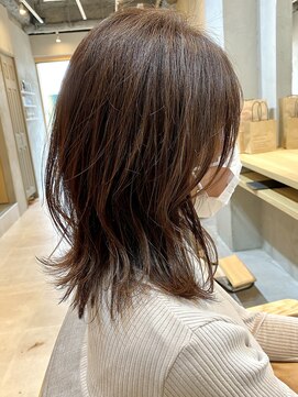 ニュイ(Nuii) サラッと決まる、大人ミディアムレイヤー♪