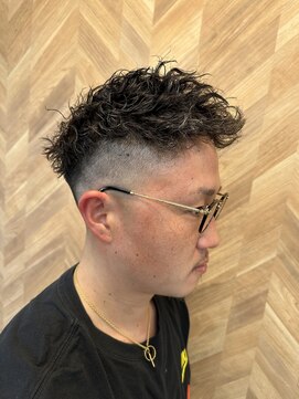 ロム(Rom.) スキンフェード×ツイストパーマ