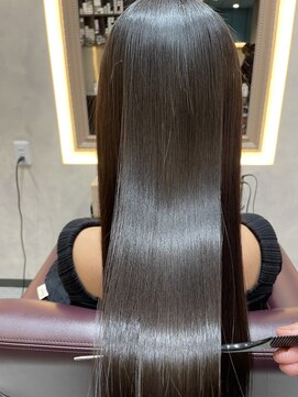 スティルエレ(STILL ere) 【ホリスティック美髪矯正】