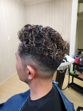 ハングアウト(Hangout) 極道パーマ×フェードカット