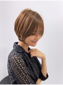 ショートヘアショートボブ白髪ぼかしハイライトカラーボブ