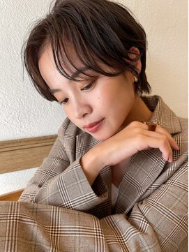 ユニ (uni) 大人カジュアルなショートスタイル