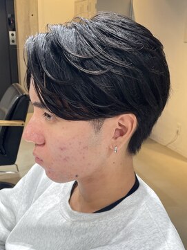 ブルニール 心斎橋(BLEUNIR) ニュアンスパーマ ビジネスパーマ センターパート 刈り上げ