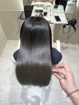 エレノア 四条烏丸店(Eleanor) 【山地】美髪矯正の間におすすめ!髪質改善カラー