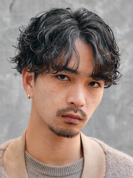 レタッチバイフィフス(RETOUCH by fifth) 原宿ルーズパーマセンターパートスパイラルパーマビジネスヘア