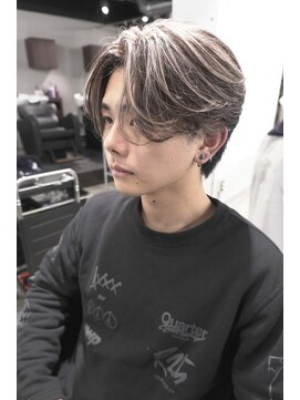 ピア ヤクイン(Pia Yakuin) ハイライト×センターパート