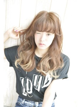 ミルシー(millci) 『millci』 襟足ハイライト×イチゴミルクカラー