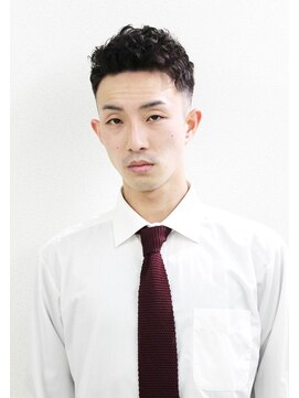 フリリ 新宿(Hulili men's hair salon) 大きめパーマのFADEスタイル