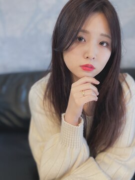 オウルズ(owls) 【owls】大人可愛いセンターパートうるつや抜け感ロング