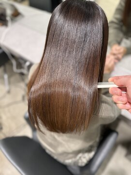 キュア 表参道(CURE) 黒髪/グレージュカラー/ココアベージュ/ヘルシーロング/表参道