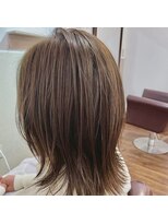 コンコードヘアー(Concord Hair) 程よい軽さのミディアムレイヤースタイル