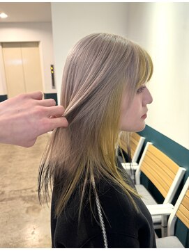 ヘアーブレイス(hair brace) ホワイトベージュ×デザインstylist聖斗