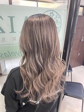 アイズ 本厚木(AIZU) ミルクティーベージュ