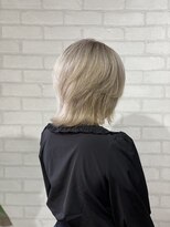 ビスイル 秋葉原店(Vis ill)&nbsp;ハイトーンホワイトブロンド×韓国風切りっぱなし小顔ボブ