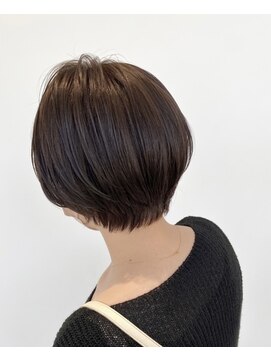 プルイ(PLUSE) ナチュラルブラウンショート