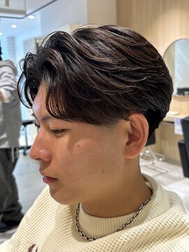 レボ 片町店(Revo) 海外風フェザーショート×テーパーフェード