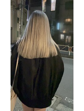 ハグ 横浜(HUG) シャドールーツ＊ホワイトグレー