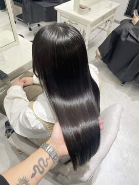 コア 梅田茶屋町店(Core) 髪質改善×縮毛矯正×美髪カラー 【core 茶屋町】