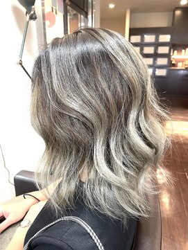 ジニアル(XeniaL) ハイトーンハイライト