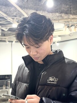 リヴ オオサカ(LIV OSAKA) センターパートフェザーパーマメンズパーマニュアンスパーマ