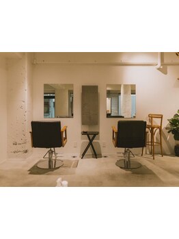 【名駅1番出口5分】開放的な空間で敷居を高く感じさせず、リラックスできる雰囲気で居心地の良さ◎