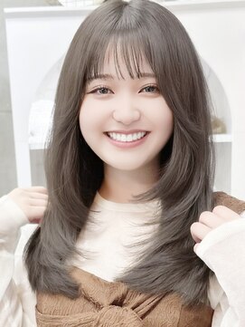 ジィルム(XELM) ハイライトカラーミルクティーベージュレイヤーカット