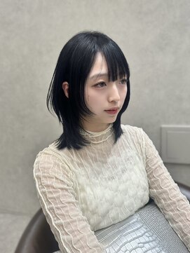 ロンド レア 天神大名店(Lond Le’a) ホワイトブロンド/外ハネボブ/美髪/ワイドバング/ブルーブラック