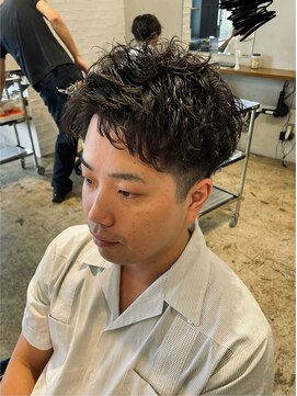 ザデイ カットアンドカルチャーショップ(THE DAY CUT&CULTURE SHOP) アップバング×ピンパーマ