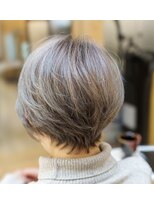 151e ヘアーデザイナーアンドヘアードクター(151e Hair designer&Hair doctor)&nbsp;ノンジアミンカラーで作るナチュラル白髪ぼかしカラー