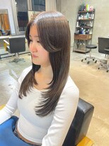 サウスバイオリバヘア(SOUTH by OLIBAHAIR)&nbsp;ツヤ感ロングなハイレイヤー×ミルキーなベージュ系カラー