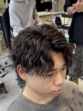 オーバル ジングウマエ(OVARL jingumae) 縦落ちパーマシャドウパーマフェザーパーマ