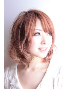 アートベー(AtoB) ピンクパーマボブスタイル