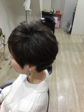 レアマハロ(lea.mahalo) 大人ふんわりショートカット