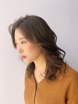 ゼル 桶川ベニバナウォーク店(ZELE) ミディアムレイヤー