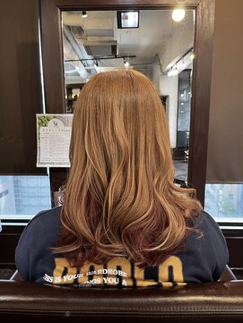 ダッチェス(DUCHESS) ブリーチなしの赤色インナーカラー