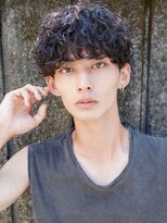 カライング(ing)&nbsp;スーツ短髪ツーブロック束感モテる黒髪シークレットパーマ流行