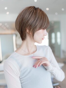 ドットハリス(.Hallis) ふんわりカール/ミディアム/ヘルシースタイル原宿/表参道