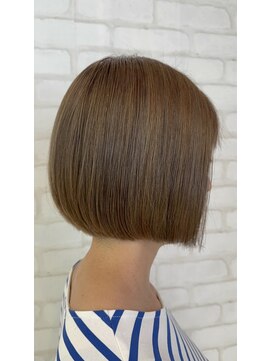 ビス ヘア アンド ビューティー 西新井店(Vis Hair＆Beauty) 20代30代顎下ストレートボブミルクティベージュ