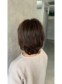大人女性の自然になじむ白髪ぼかしカラー/ショート