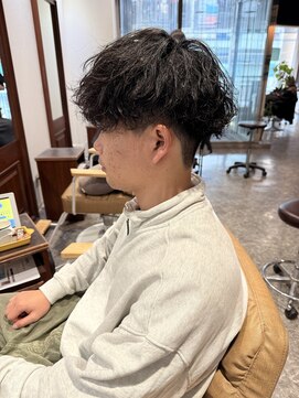 グラフィーサッポロ(Graphy sapporo) 10代 20代 メンズ 波巻き ツイスパ シャドウパーマ マッシュ
