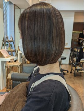ヘアスタジオルース(HAIR STUDIO LUZ) 40代50代60代の大人ボブ/白髪ぼかしハイライト/堀江/北堀江
