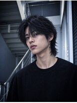 ロックス バイ マグ 松本(rocks BY MAG)&nbsp;小顔効果◎センターパートウルフ/ニュアンスパーマで大人っぽく